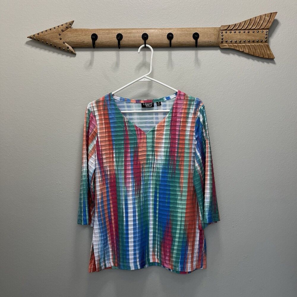 Onque Casual | Textured Tiered Multi Rainbow Stripe V-Neck 3/4 Sleeve Top Medium